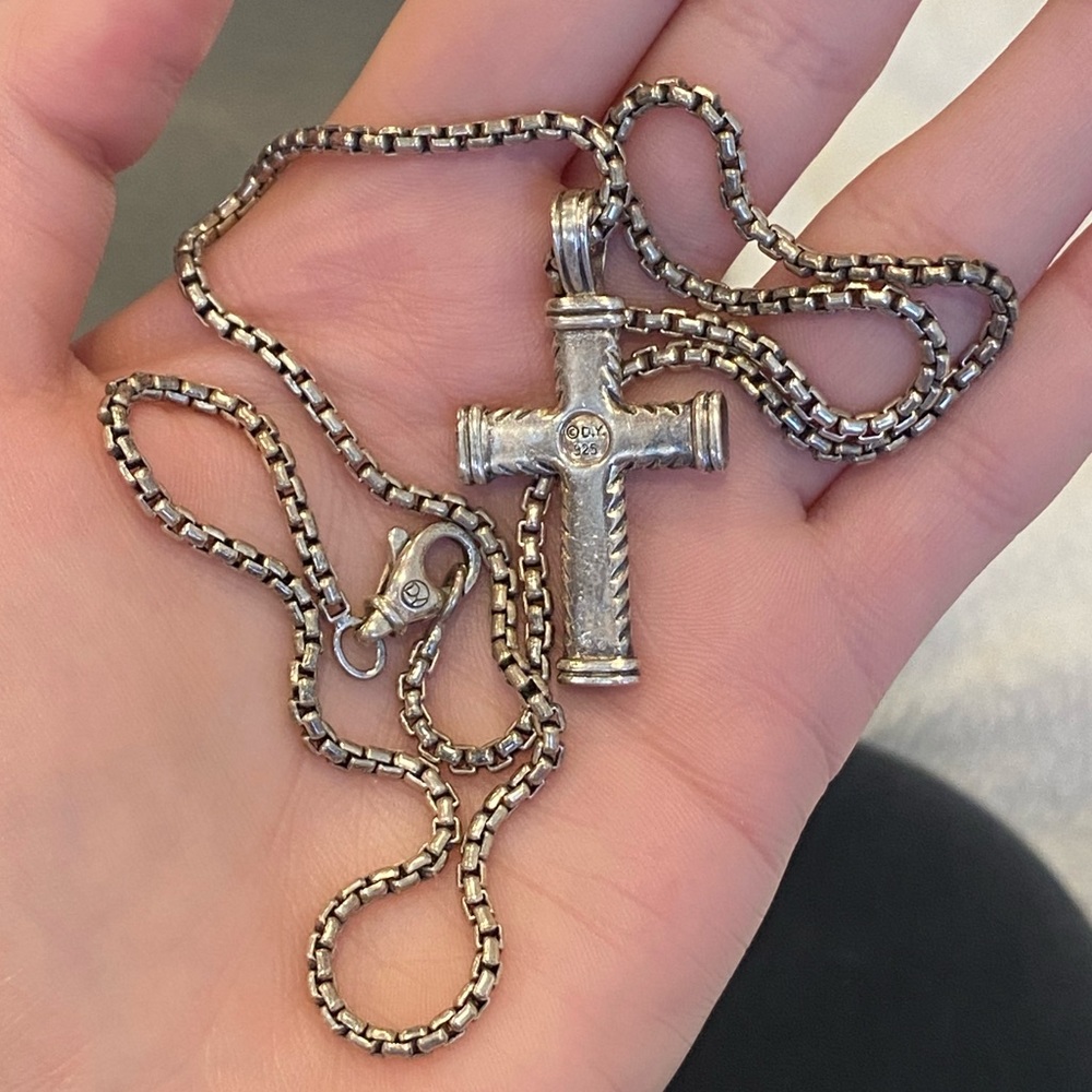 * DAVID YURMAN - Chevron Cross with Box Chain Necklace - Picture 8 of 13
